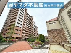 阪神「甲子園」駅　徒歩19分　ペットと暮らせる共有施設豊富なマンションです。